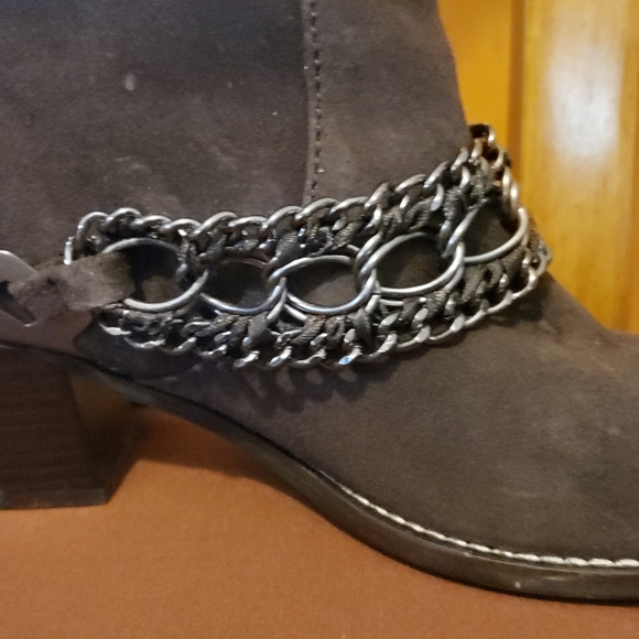 B. MAKOWSKY BOOTS! - Picture 2 of 7